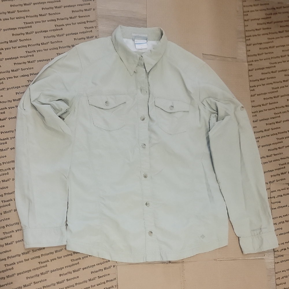 Columbia Women's Sage Green Insect Blocker Casual Button Down Shirt